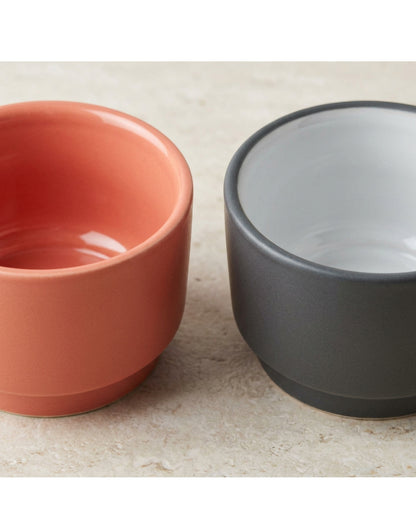 Modha Stackable Ceramic Cups Set of 2 300 ml Coral and Graphite - Detail view